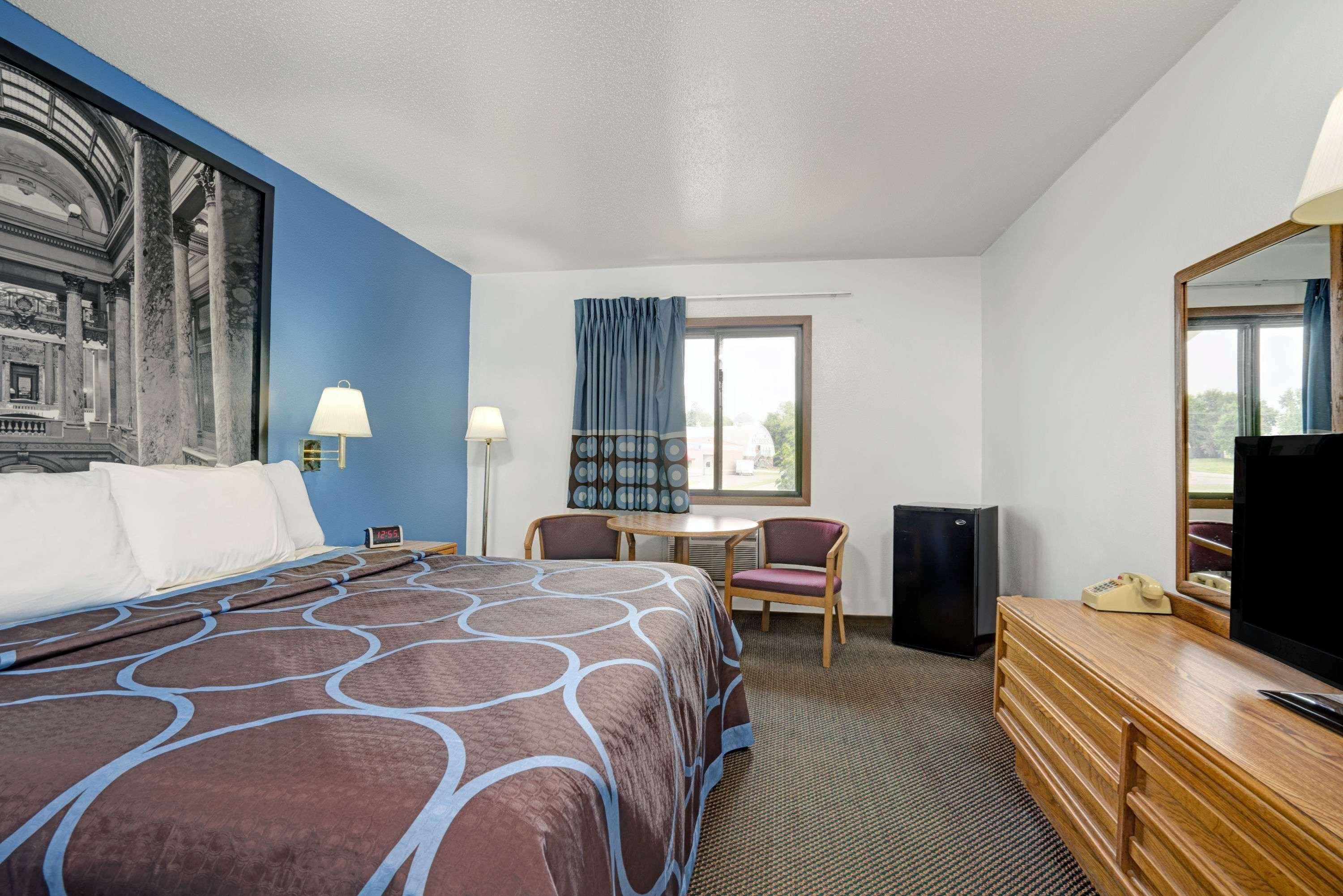Super 8 By Wyndham Buffalo Exterior photo